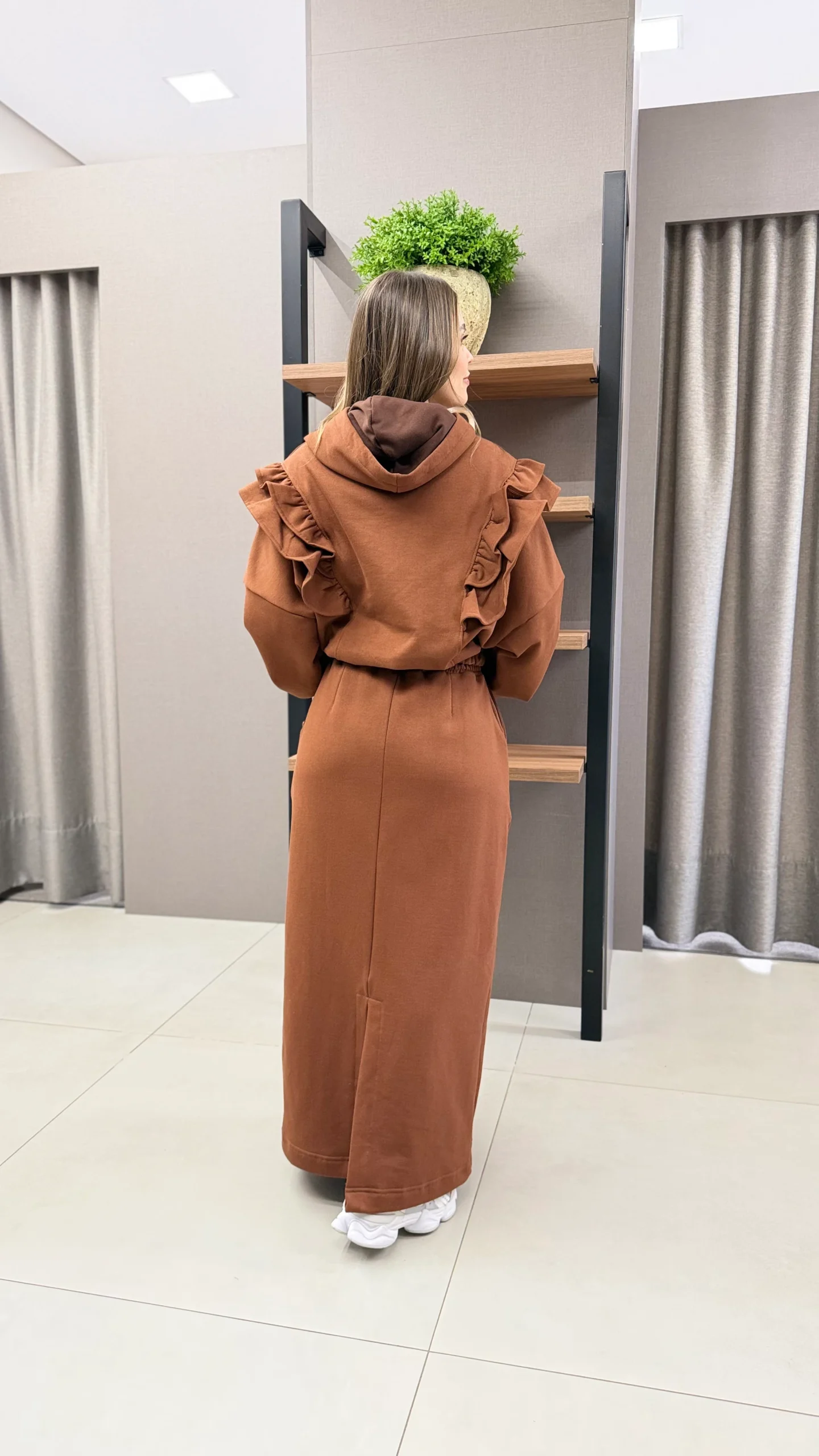 Conjunto Geneci Marrom