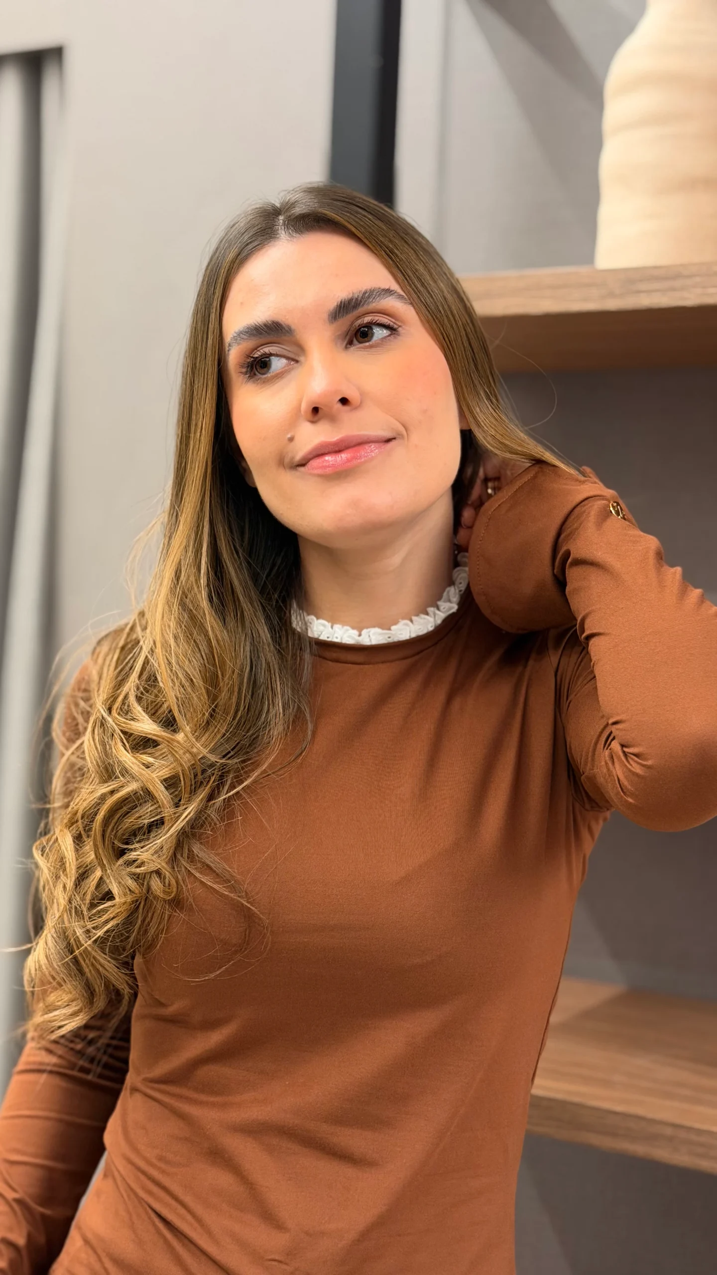 126fd7942879b66e98668743b437e676-blusa-liliane-marrom-2.webp Blusa Liliane Marrom